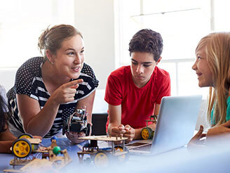 教育机构接受全面的战略，以交付印刷的巨大潜力